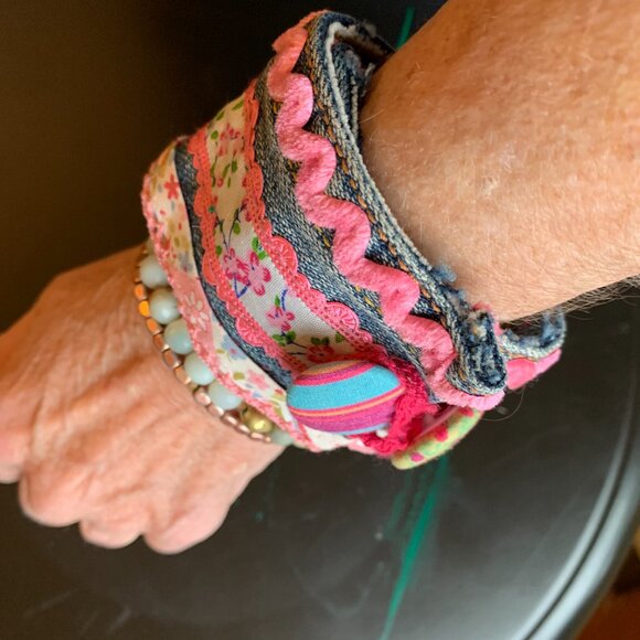 Artist made Fabric Cuff Bracelet - Picture 8 of 9